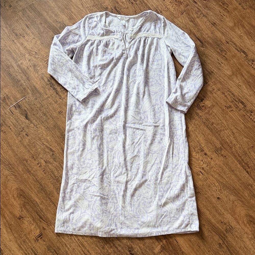 Long Sleeve Nightgown in Light Purple size small